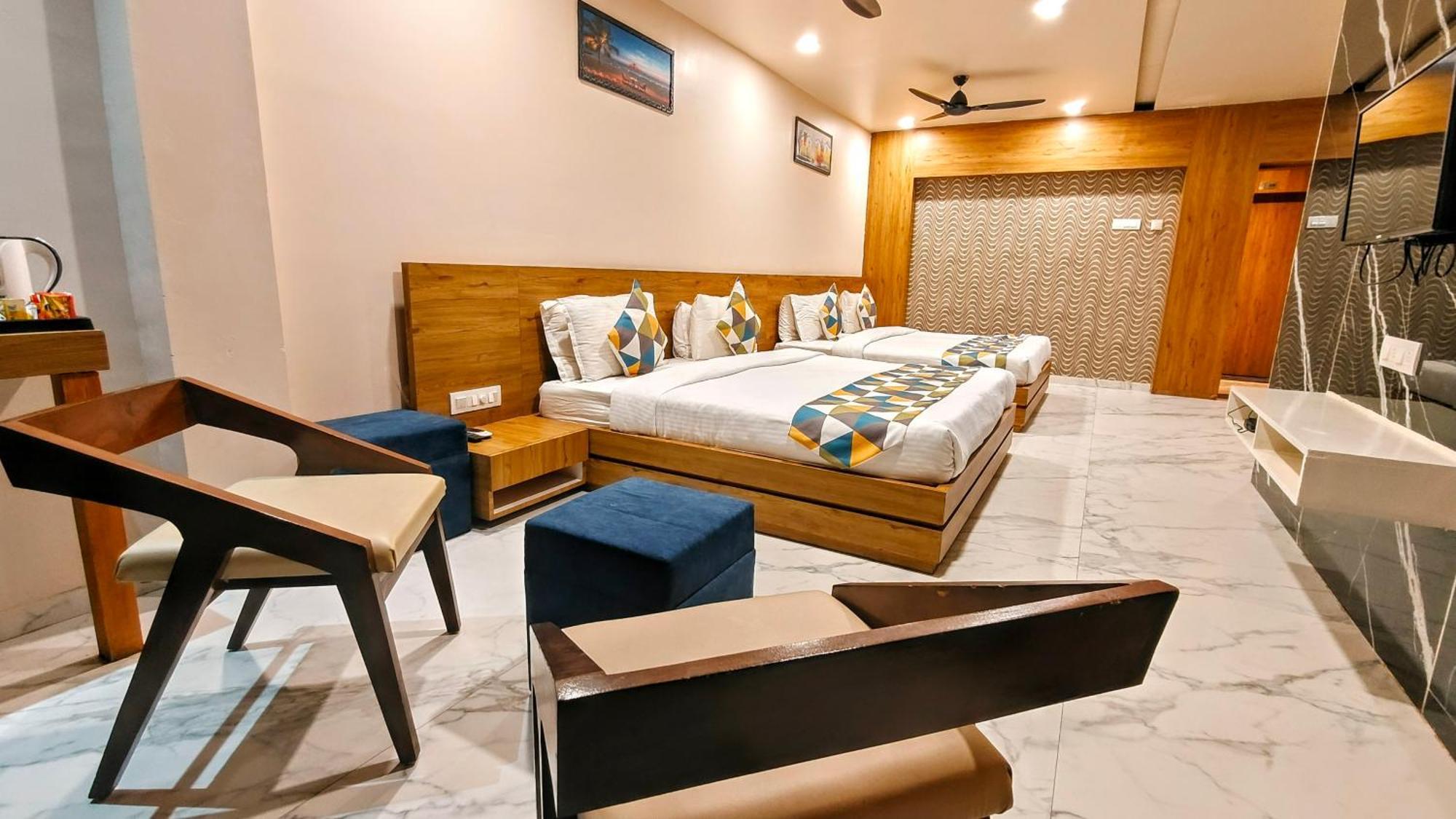 The Sky Imperial Unity Inn Garudeshwar Exterior photo