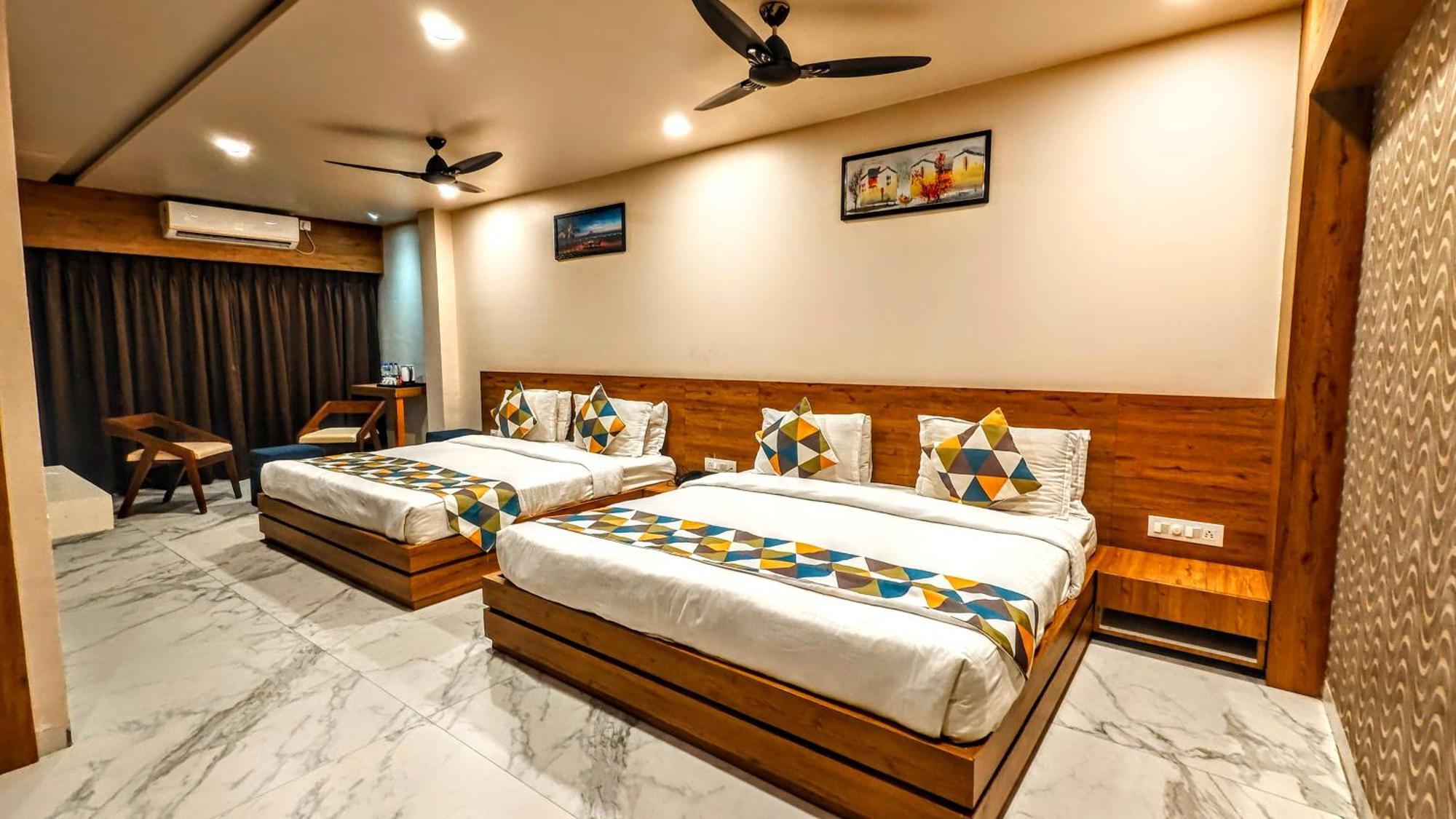 The Sky Imperial Unity Inn Garudeshwar Exterior photo
