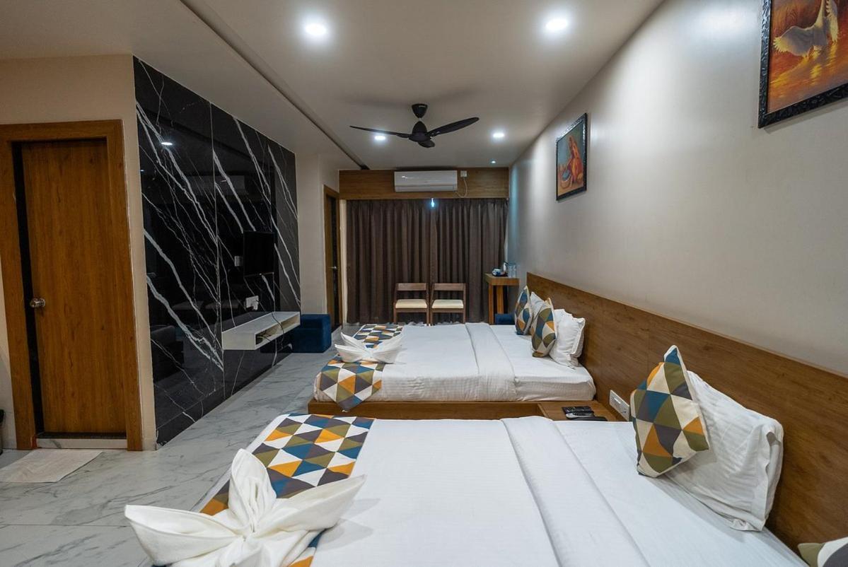 The Sky Imperial Unity Inn Garudeshwar Exterior photo